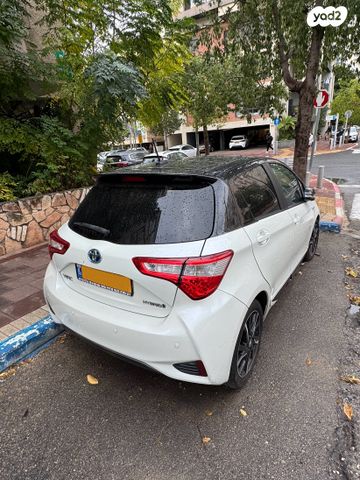 טויוטה יאריס