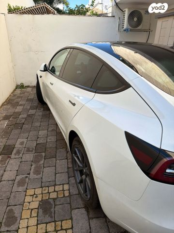 מודעת רכב טסלה מודל 3