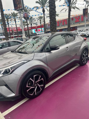 מודעת רכב טויוטה C-HR