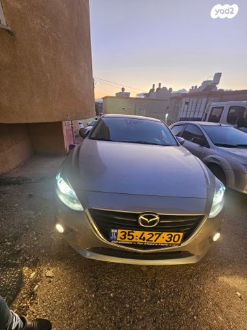 מודעת רכב מאזדה 3