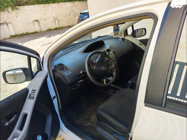 טויוטה יאריס