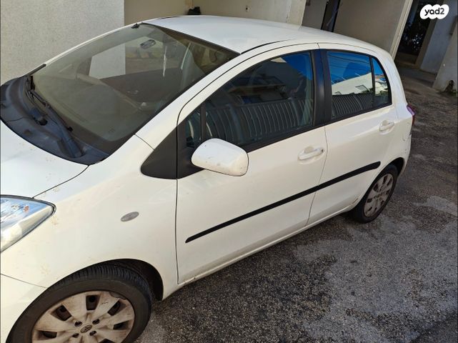 טויוטה יאריס