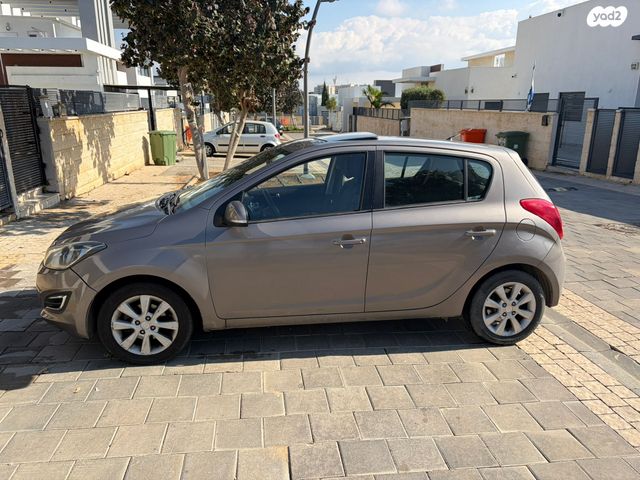 מודעת רכב יונדאי i20