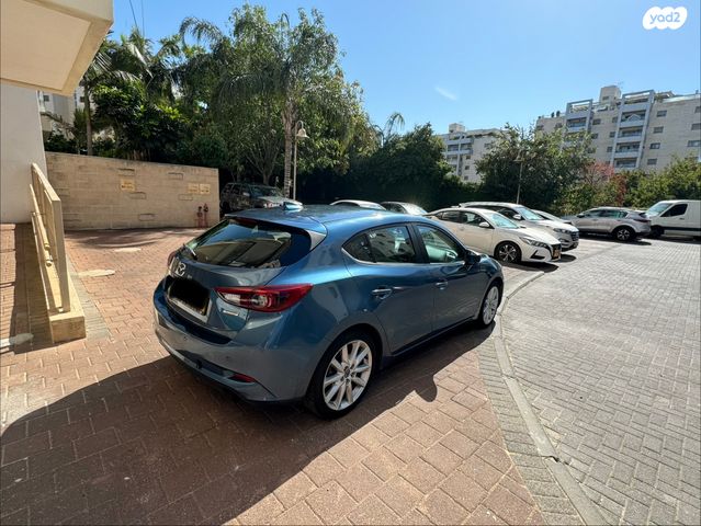 מאזדה 3