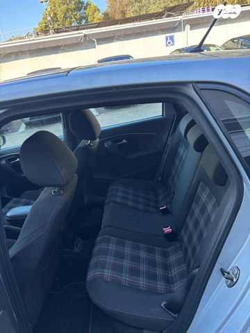 פולקסווגן פולו 