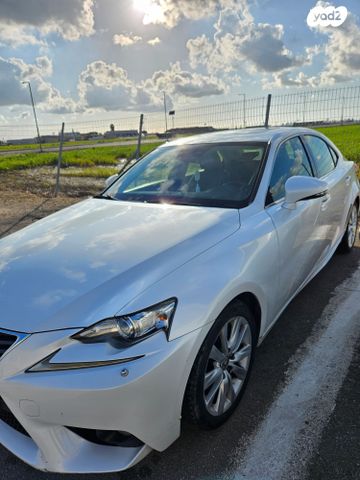 מודעת רכב לקסוס IS