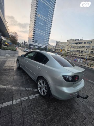 מודעת רכב מאזדה 3