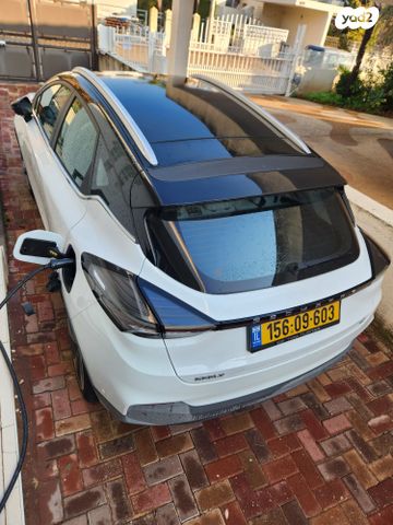 מודעת רכב ג׳ילי Geometry C