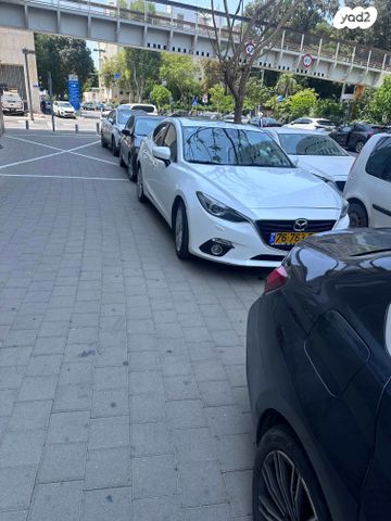מודעת רכב מאזדה 3