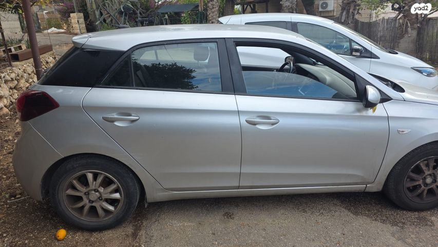 מודעת רכב יונדאי i20