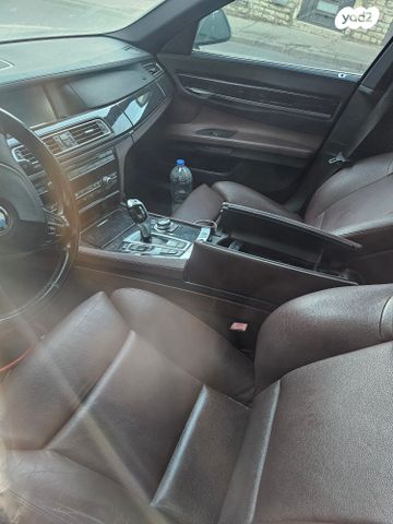 מודעת רכב ב מ וו סדרה 7