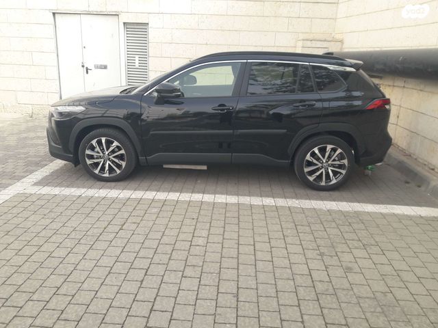 טויוטה קורולה קרוס