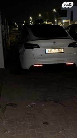 מודעת רכב טסלה מודל Y