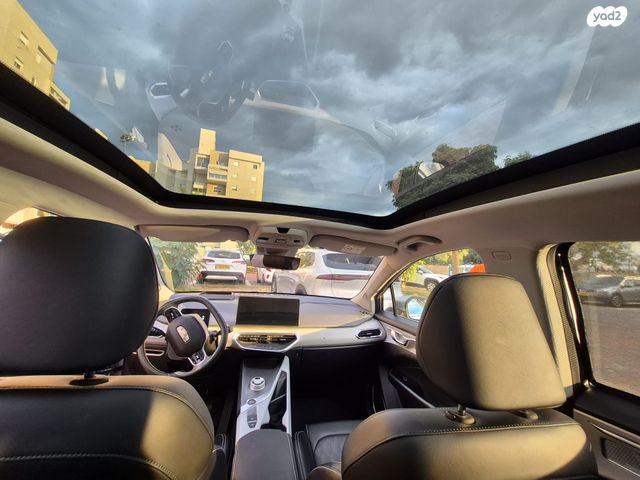 מודעת רכב ג׳ילי Geometry C