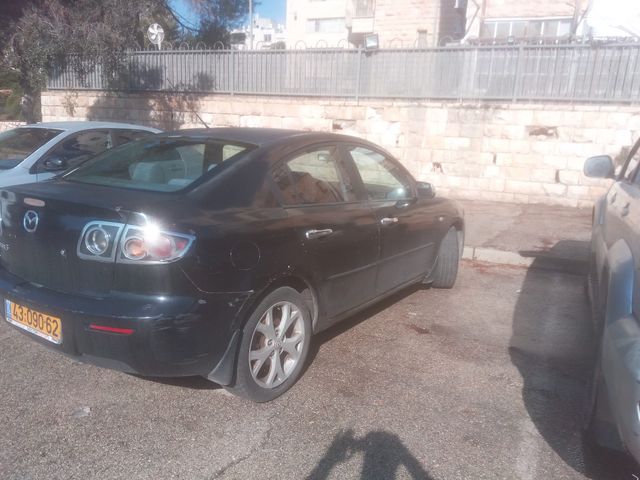 מודעת רכב מאזדה 3