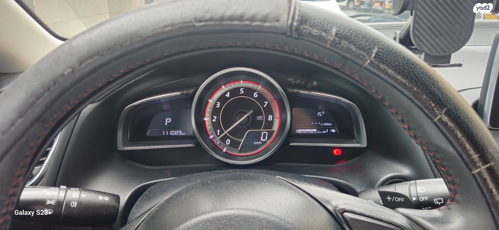 מודעת רכב מאזדה 3