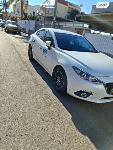 מודעת רכב מאזדה 3