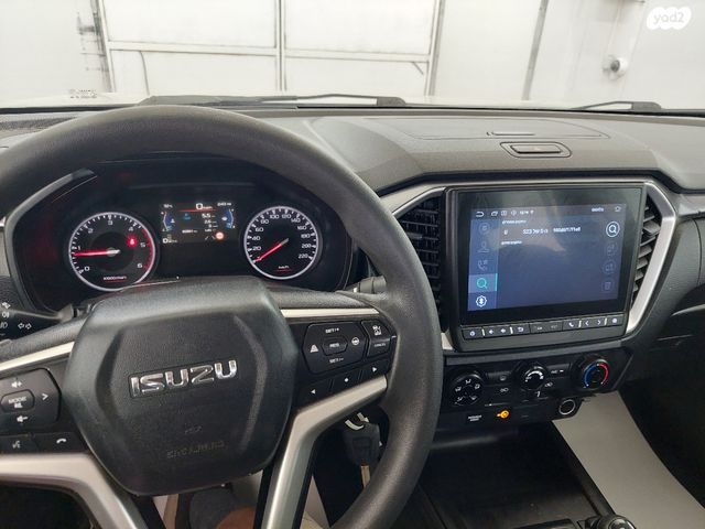 איסוזו די-מקס