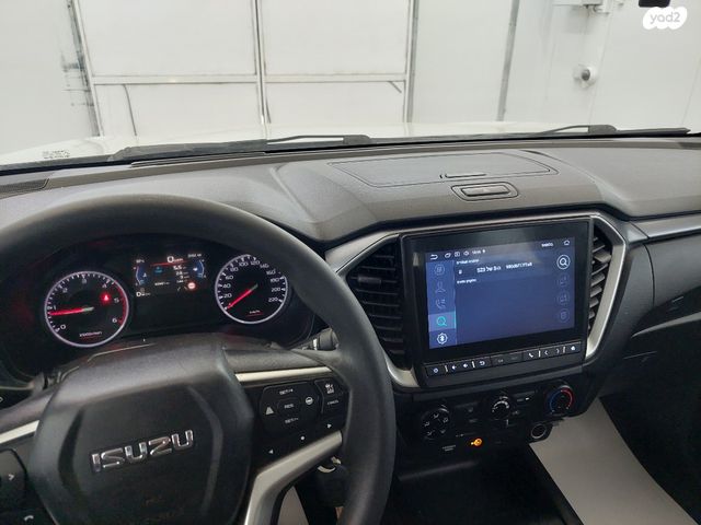 איסוזו די-מקס