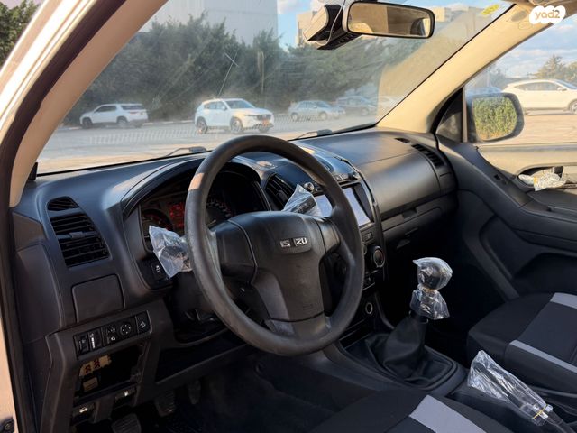 איסוזו די-מקס