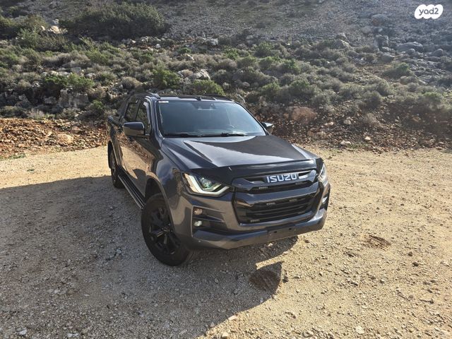 איסוזו די-מקס