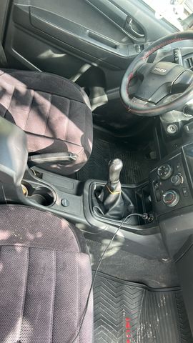 איסוזו די-מקס