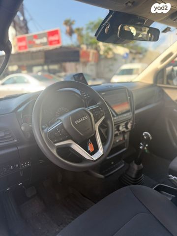 איסוזו די-מקס