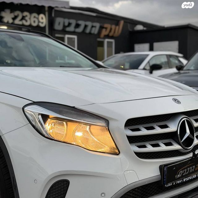 מרצדס-בנץ GLA