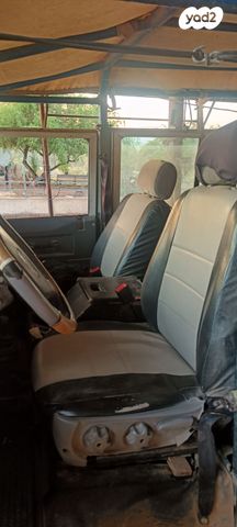 לנד רובר דיפנדר