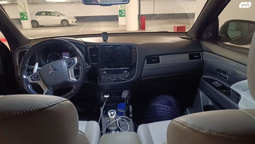 מיצובישי אאוטלנדר