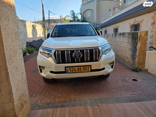 טויוטה לנד קרוזר