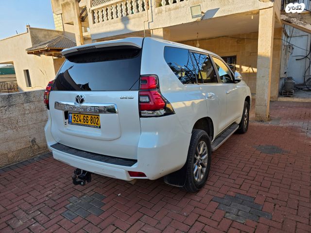 טויוטה לנד קרוזר