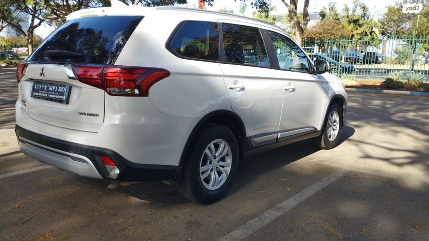 מיצובישי אאוטלנדר