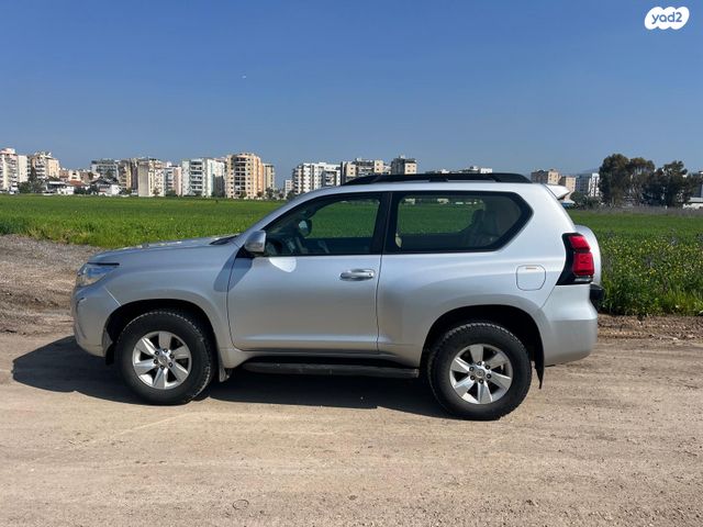 טויוטה לנד קרוזר