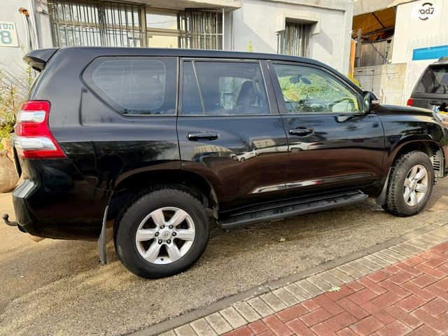 טויוטה לנד קרוזר