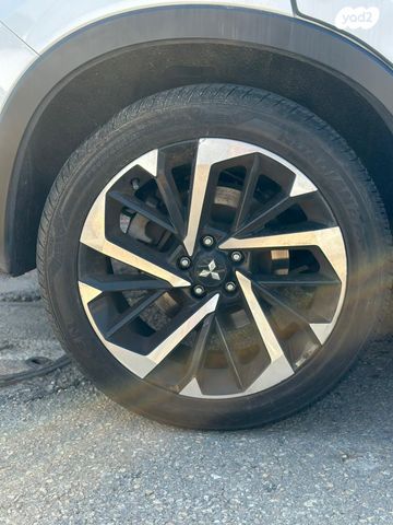 מיצובישי אאוטלנדר