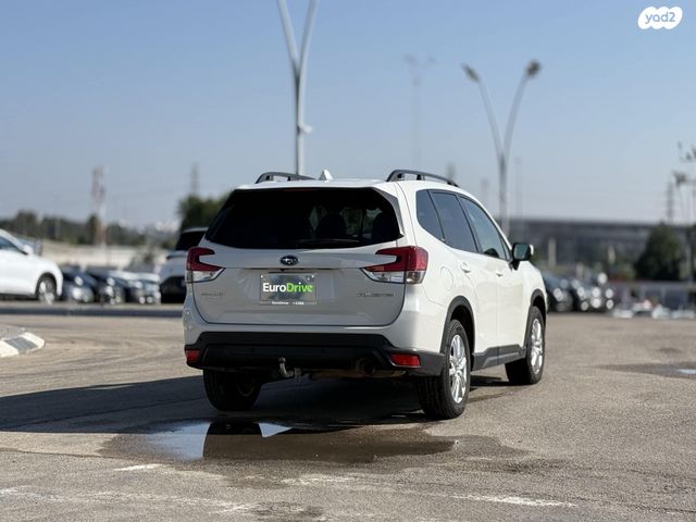 סובארו פורסטר