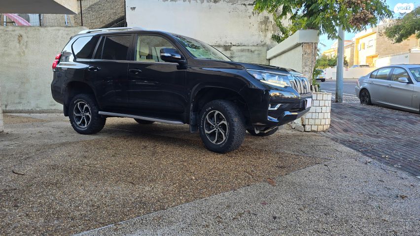 טויוטה לנד קרוזר