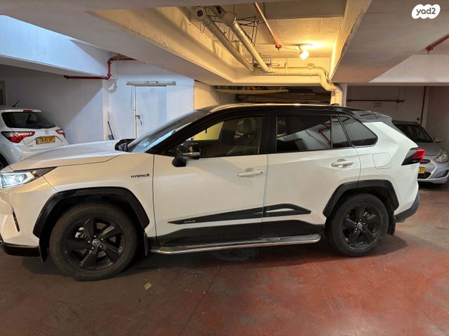 מודעת רכב טויוטה RAV4