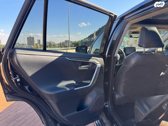 טויוטה RAV4