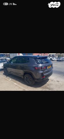 מודעת רכב ג'יפ קומפאס