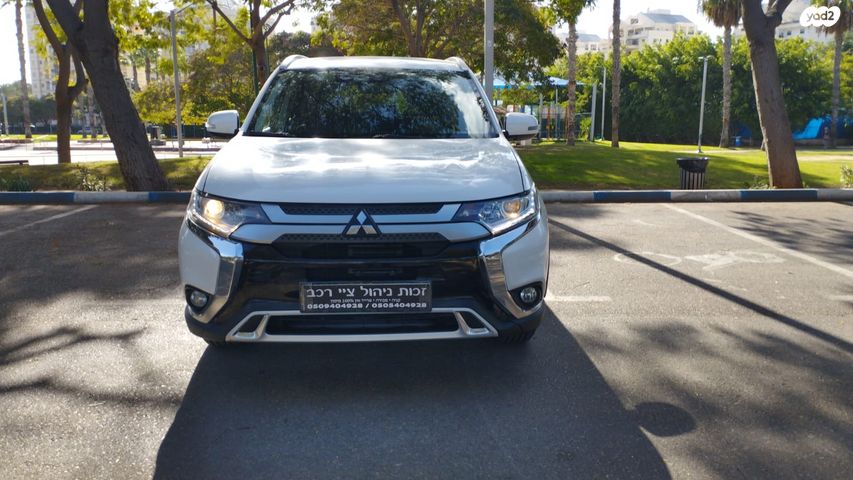 מיצובישי אאוטלנדר