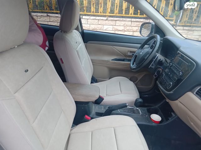 מיצובישי אאוטלנדר