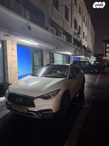 אינפיניטי QX30