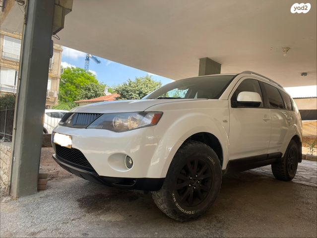 מיצובישי אאוטלנדר