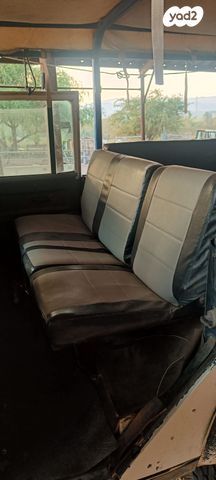 לנד רובר דיפנדר