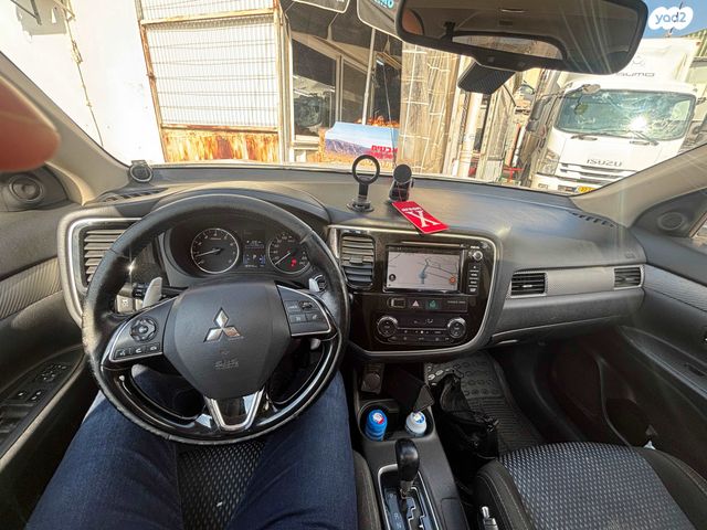 מיצובישי אאוטלנדר