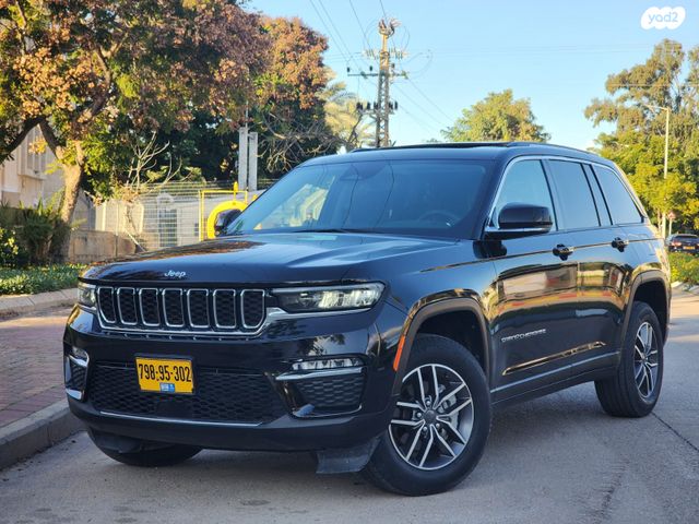 מודעת רכב ג'יפ גרנד צ'ירוקי