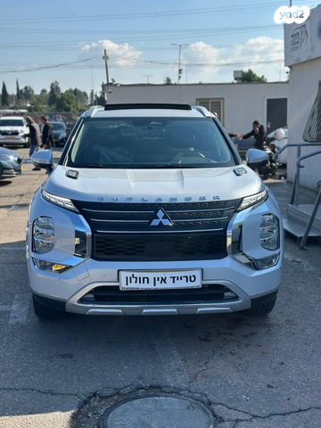 מיצובישי אאוטלנדר