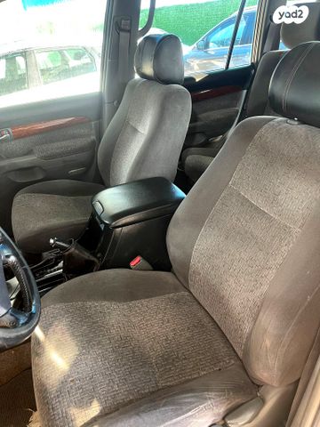 טויוטה לנד קרוזר